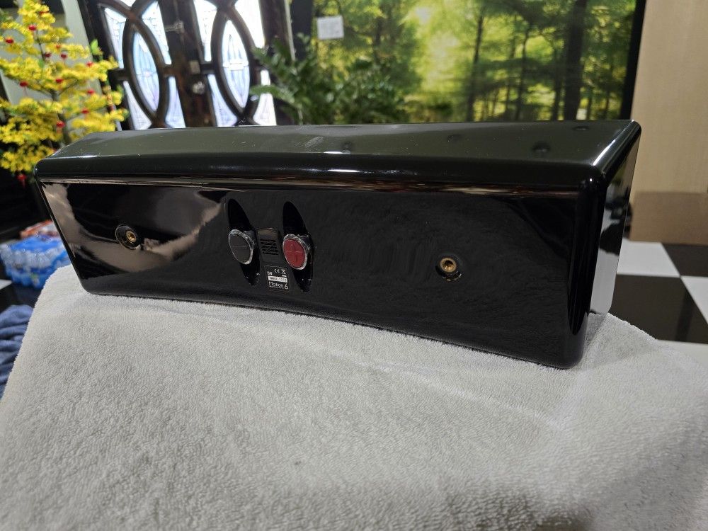 Martin Logan Motion 6 CenterChannel Speakers. Excellent condition
