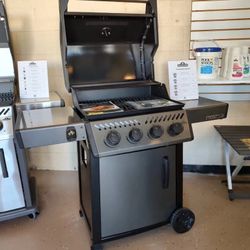 Napoleon BBQ Grill Freestyle 425