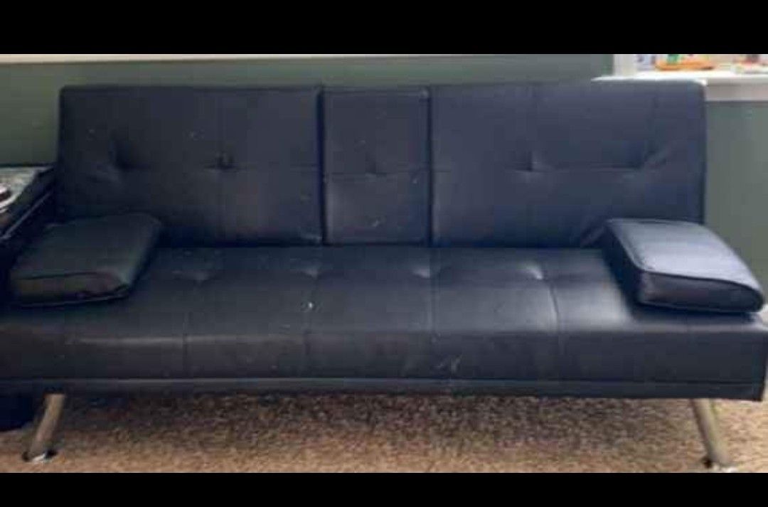 Black Futon