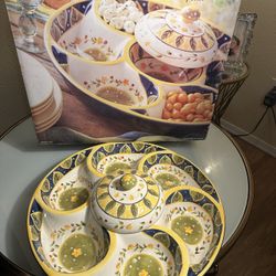 $60Platter With Covered Dip Bowl//from Skandia””