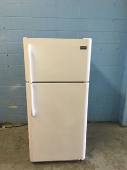 18 Cubic Foot Refrigerator