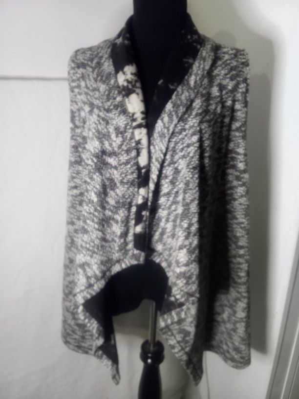 Mystree Black And Cream  Waterfall Shrug Open Front Cardigan Size M/L