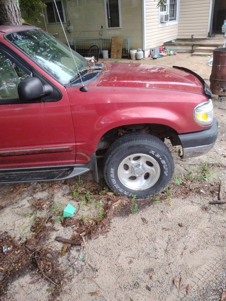1999 Ford Explorer