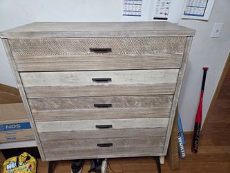 Emerald Homes 5 drawer dresser