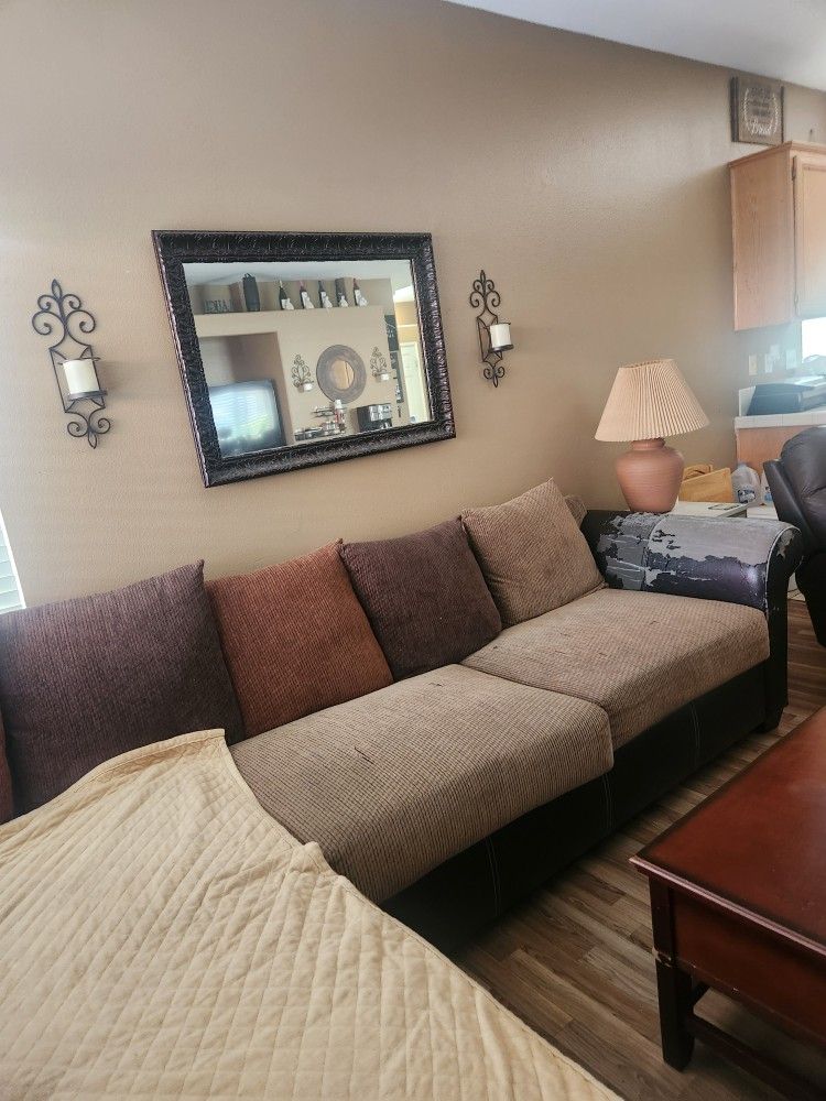 FREE FREE COUCH