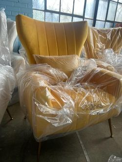 Accent Chair with Armrest