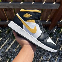 Jordan 1 Mid White Pollen Black (Size 5.5Y)