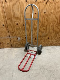 Milwaukee Hand Truck 49515 - D-Handle - Pneumatic Wheels - 800 Lb. Capacity - Delivery Available!