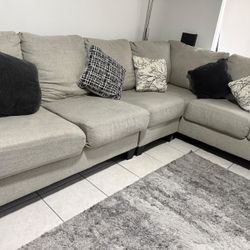 Sofa (casi Regalado)