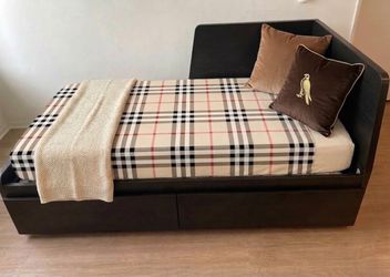 IKEA FLEKKE Convertible Daybed Frame: Pulls Out to KING / Folds to TWIN + 2 Drawers