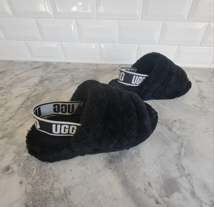 Ugg Black Slipper With Strap