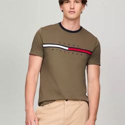 Tommy Hilfiger Embroidered Flag Logo T-Shirt Large