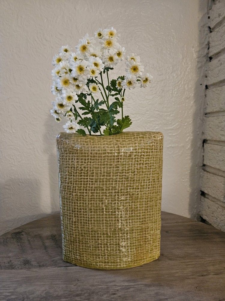 Cute Green Textured Ikebana Flask Shaped Vase