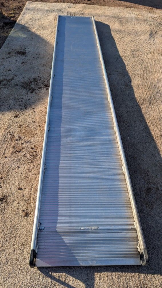 En Venta Rampa De Aluminio 13'6" X 26"