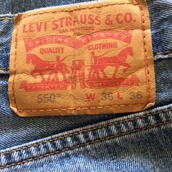 LEVI’S 550 36” x 36” EXCELLENT CONDITION  SOME DISTRESS  LOCATION: HORIZON AND GREENWAY 89002