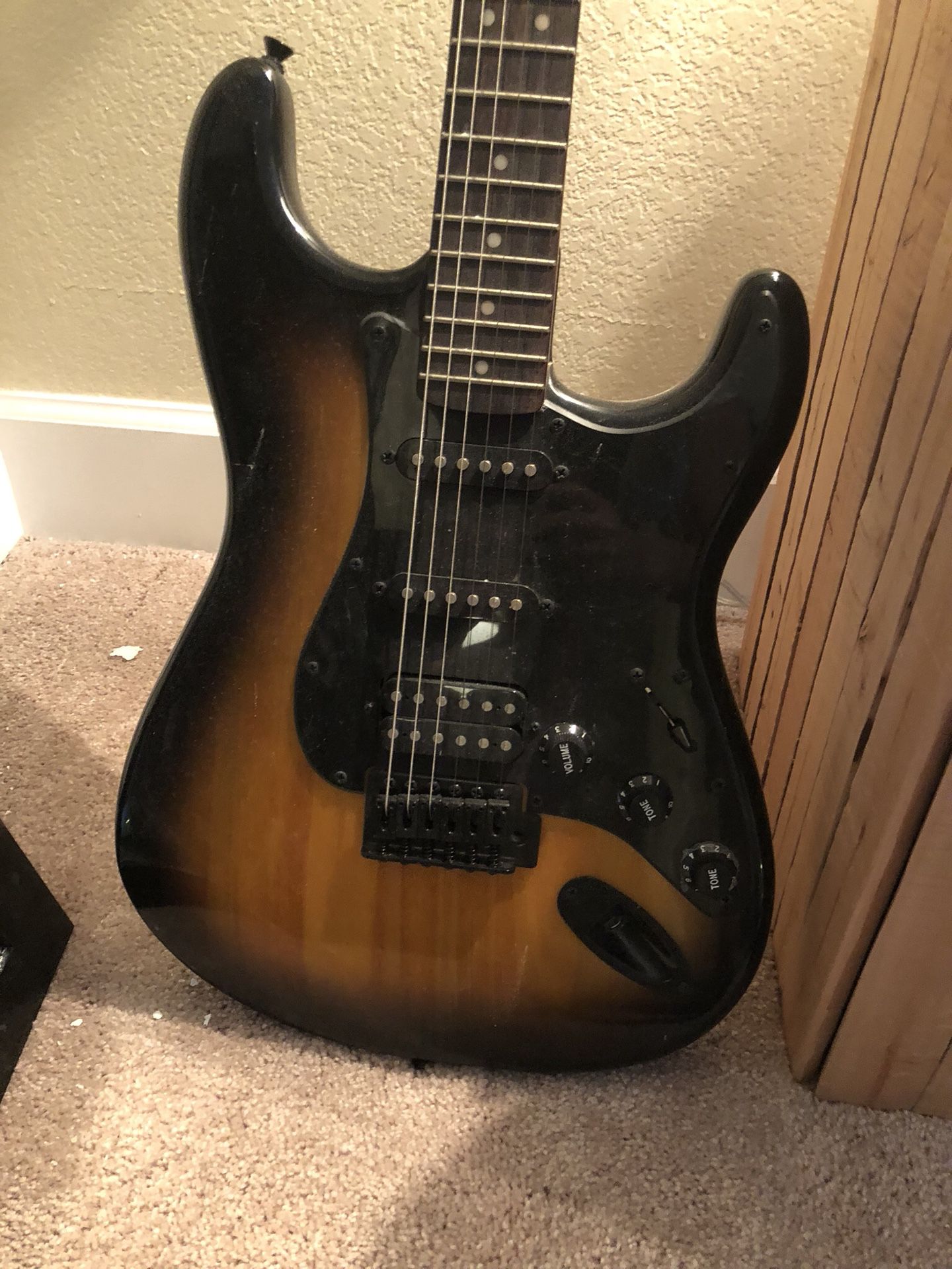 Electric Guitar + Amp - Barely used