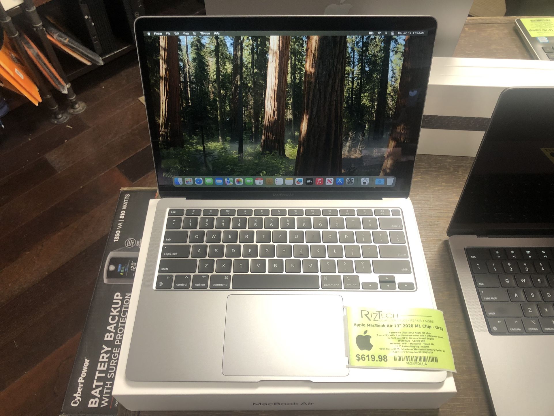 💻 Apple MacBook Air 13" (2020, M1 Chip - Gray) – $619.98 Available now at RizTech! 📍 Computer Sales • Repair & More 🔧 Specs & Features: Apple M1