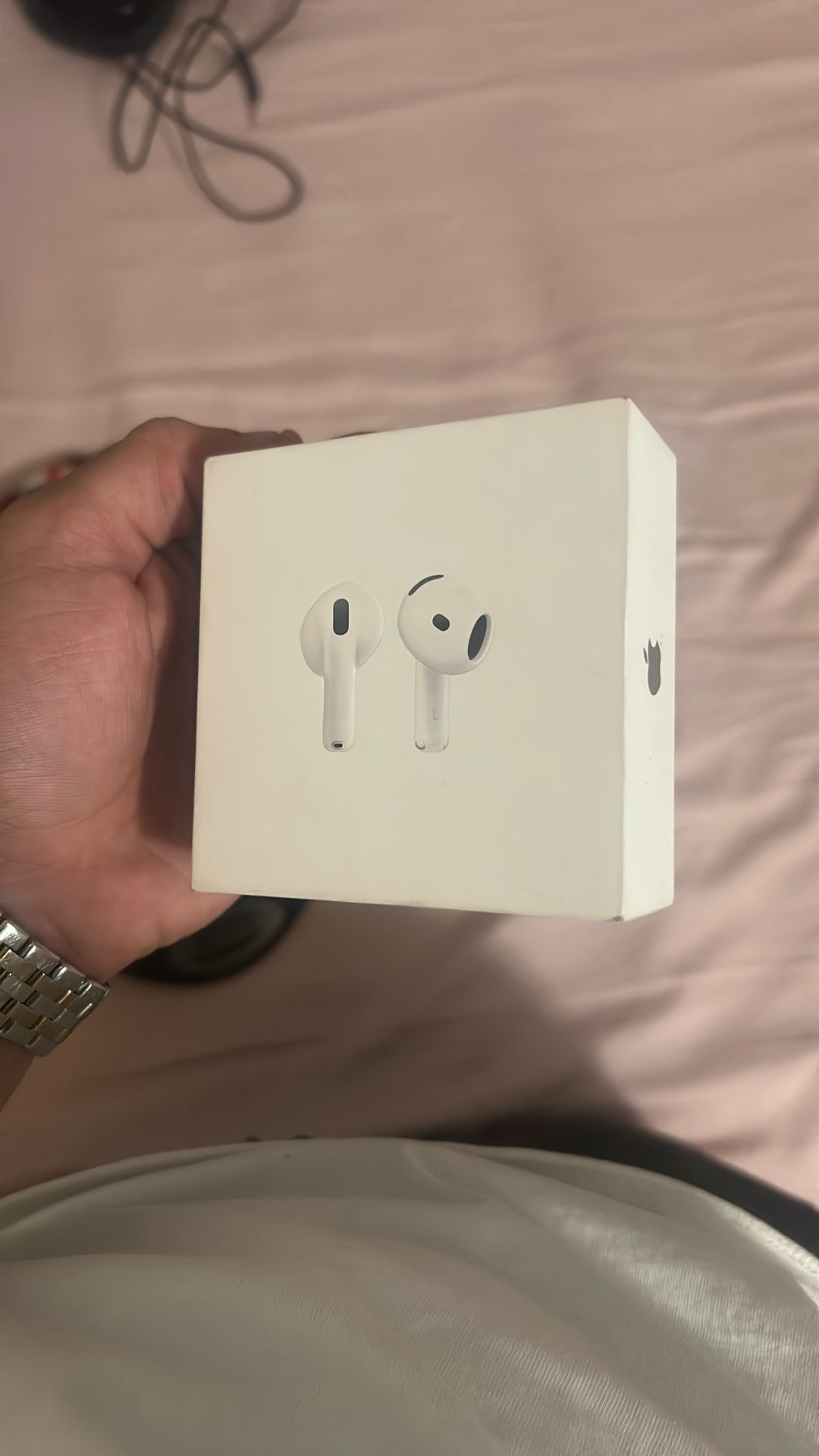 AirPods 4
