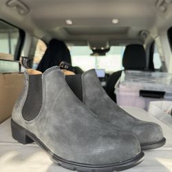 blundstone boots