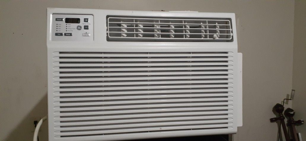 GE A/C and Heater With Remote