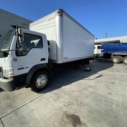 20Ft Box With Liftgate