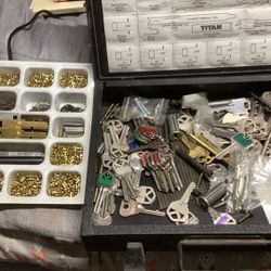 Home Rekeying Kit  For Rekeying Deadbolts And Door Knobs 75.00 All Tools And Tumblers And Springs You Can Rekey Over 100 Locks Or Door Knobs With This