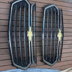 Chevy Equinox Front Grill (Pair)