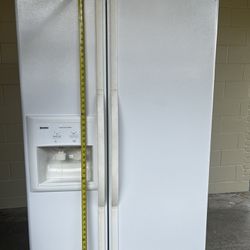 Kenmore 2 Door Ice And Water Refrigerator 