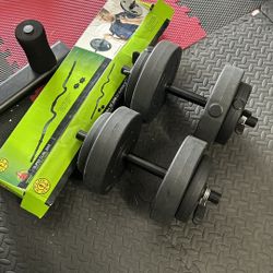 New pair of 20lb adjustable dumbbells. New in box 📦 40lb in total and curl bar 