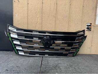 2024 2025 2026 NISSAN SENTRA FRONT GRILLE OEM USED