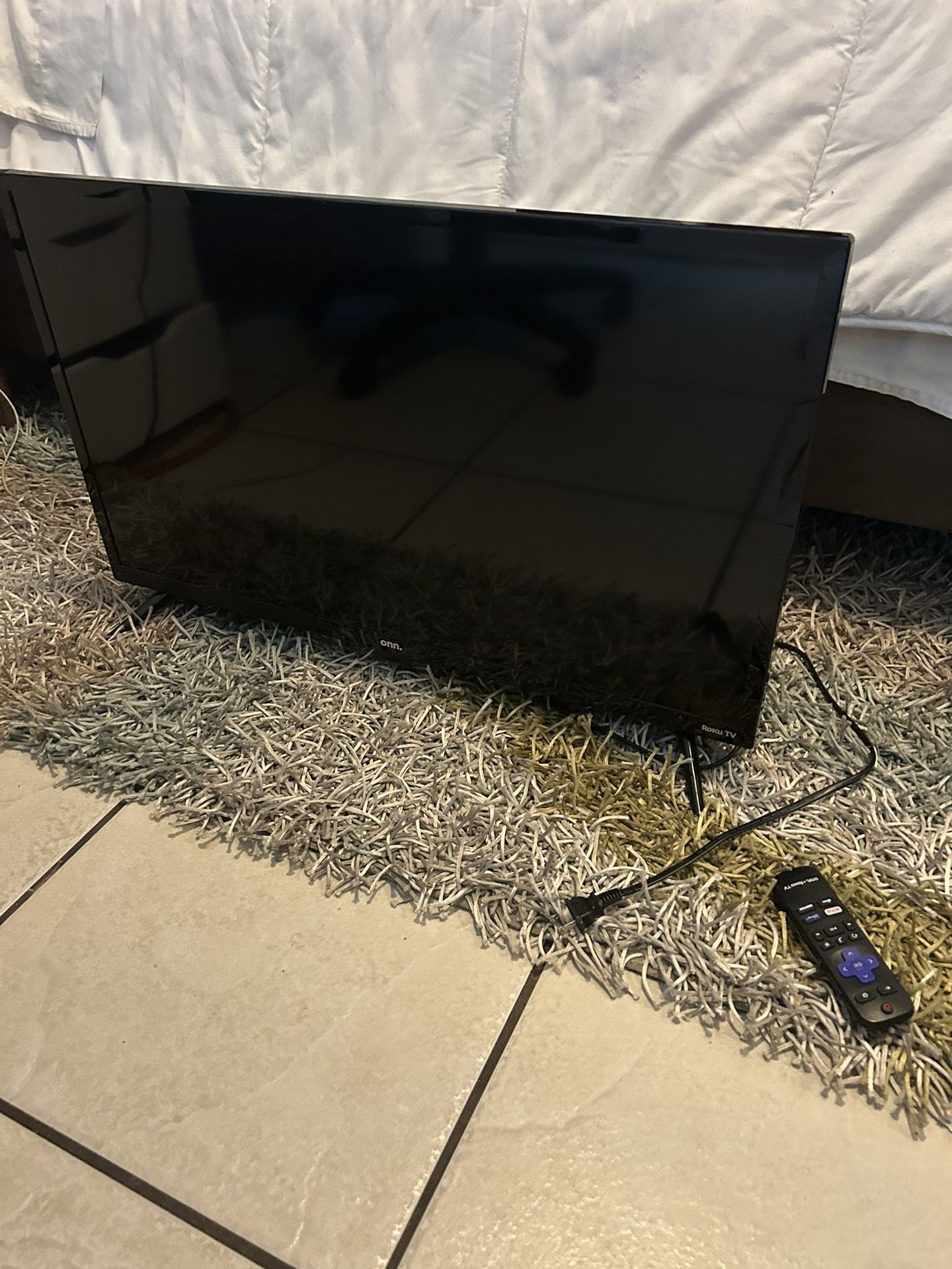 perfect Condition ONN+Roku Tv With Remote