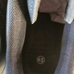 2 pair of bicycle shoes new.