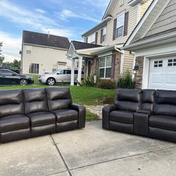 Top Grain Leather Power Reclining Set, Like New! (Delivery Available)