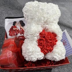 Mother’s Day White Flower Bear Gift Basket 