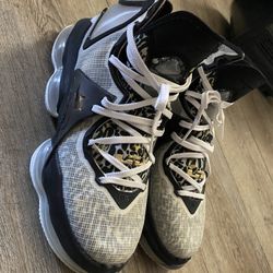 Nike Lebron 19 XIX CZ0203-100 Mens 10 - White/Metallic Gold/Black