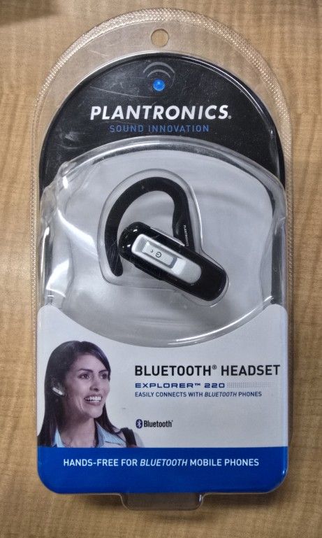 Plantronics Bluetooth Handsfree Headset for Mobile Phones. New.