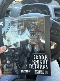 MAFEX BATMAN