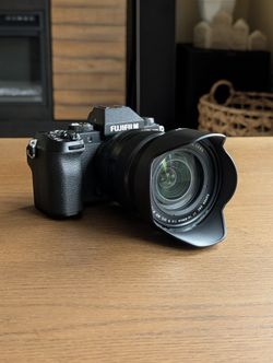 Fujifilm X-S20 Camera with 16-80mm F4 Lens