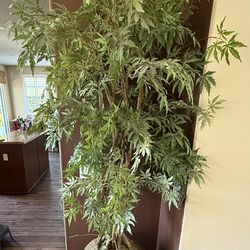 7ft Artificial Tree w Wicker Basket Base