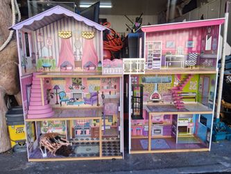 Doll houses