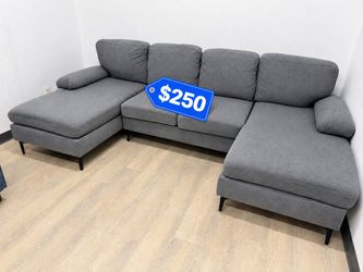 Gray three piece sectional sofa couch 108ā
