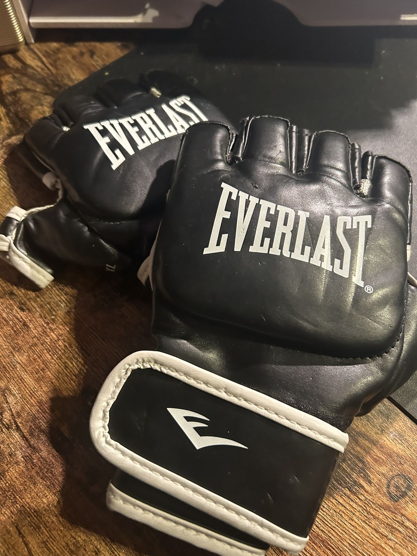 Everlast Grappling Gloves