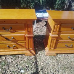 2 Night Stand Drawers 