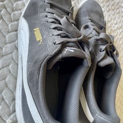 Woman’s Puma Shoes Size 11