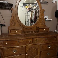 Vintage Vanity Dresser