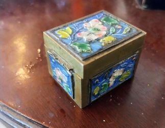Enamel stamp box