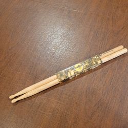 HARD ROCK CAFE HRC Natural Wood Drum Sticks 16" Washington D.C. New, 
with tag. UPC 00(contact info removed)133. Weight 5oz plus shipping materials.