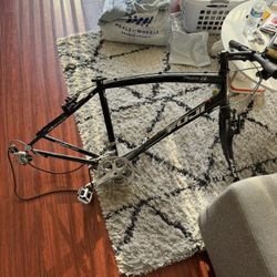 Fuji absolute 2.0 Frame Missing Wheels And Seatpost