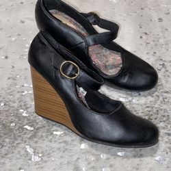 Ladies/Girls Size 9 Mossimo Supply Company Mary Jane Wedges