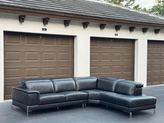Couch/Sofa Sectional - Modern Design - Leather - Delivery Available 🚛